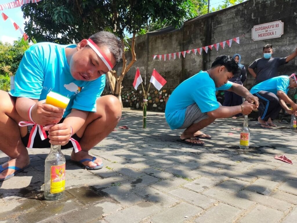 Sponge water transfer competition.