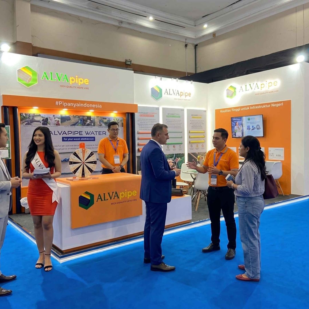 Booth ALVApipe Water Indonesia 2026 di JIExpo Kemayoran dengan solusi pipa HDPE, PPR, telekomunikasi, dan gas.